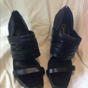 Jessica Simpson Leather Platform Pumps